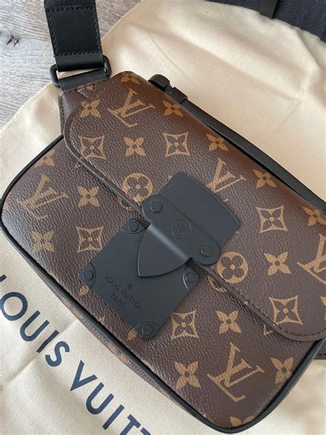 louis vuitton mavetaske|louis vuitton clothing.